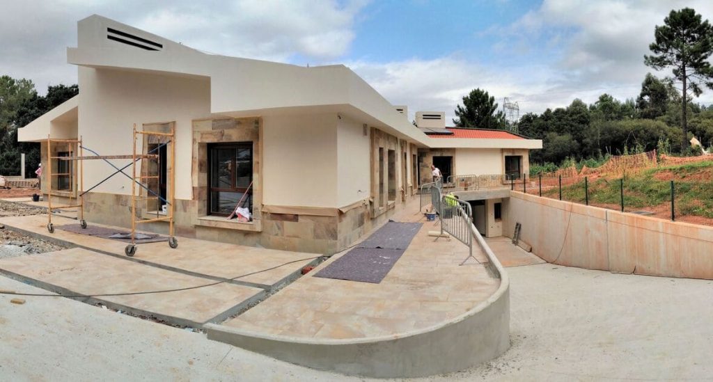 05_08_Vivienda Oleiros A_Fotos Obra_Recortada 8x3_Resiz